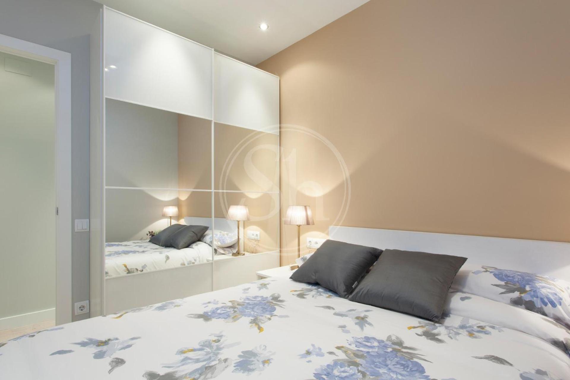 Modern Eixample Apartment *